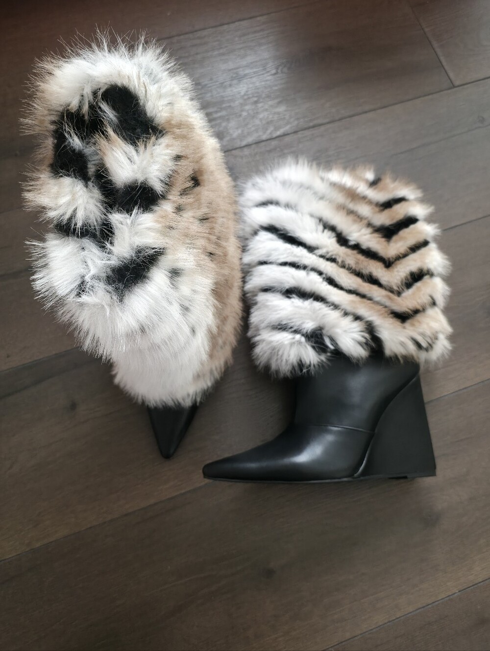 Azalea Wang Akira Jonette faux fur booties Size 8.5